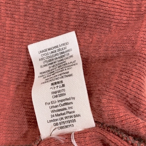 We The Free thermal top with split back size small - Picture 11 of 11